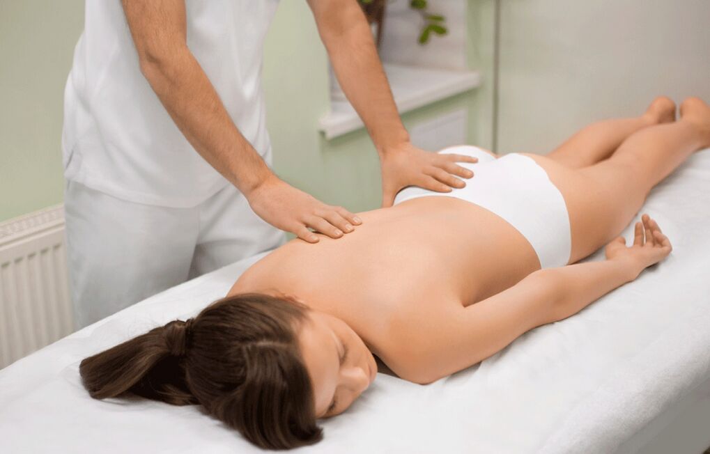 Massaggio per il trattamento dell'osteocondrosi toracica